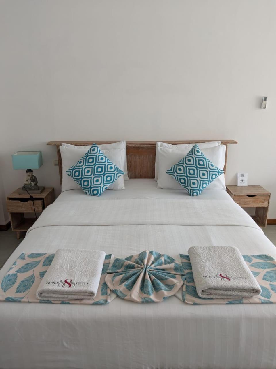 Triple 8 Suites Labuan Bajo Exterior photo