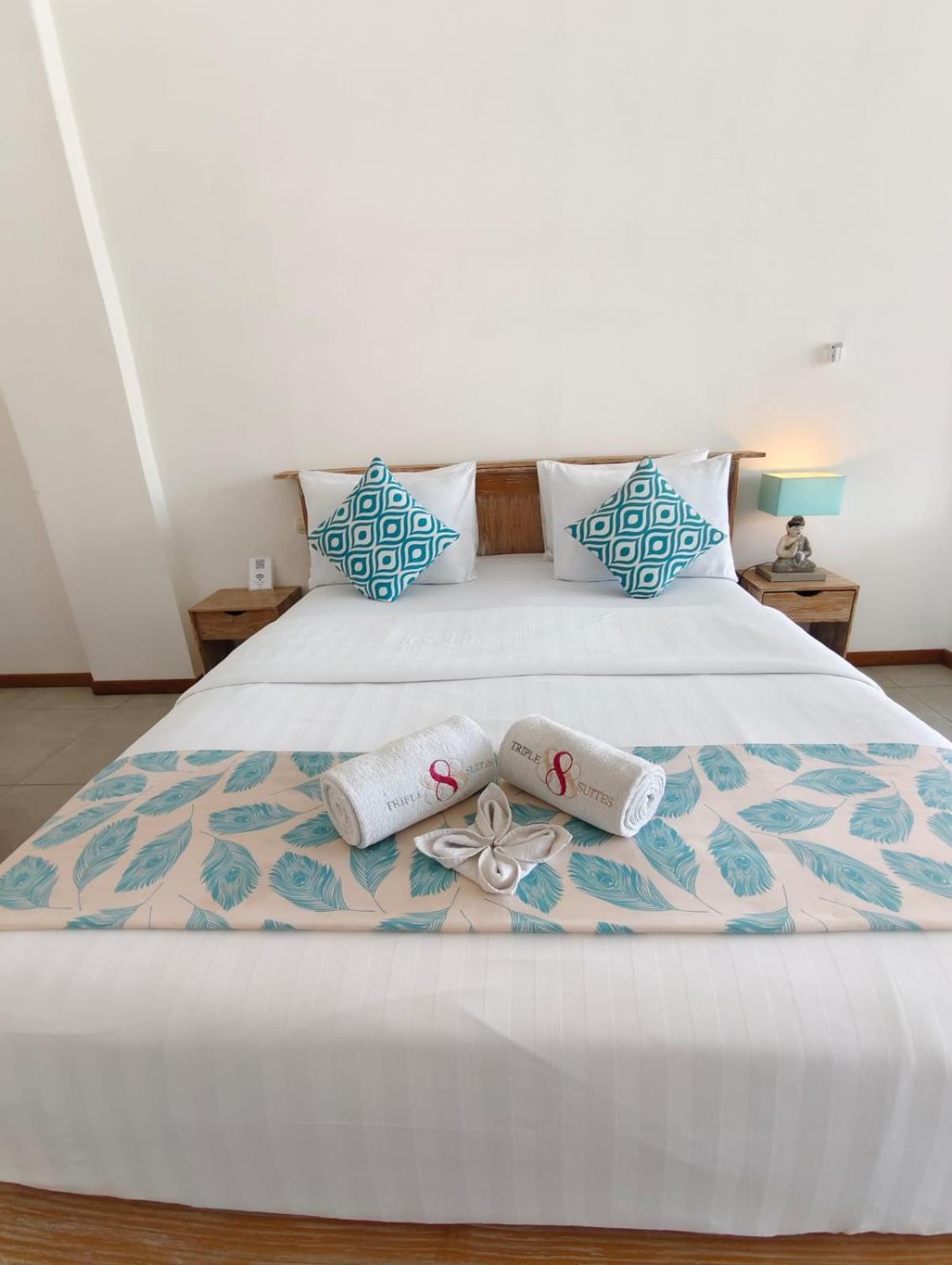 Triple 8 Suites Labuan Bajo Exterior photo